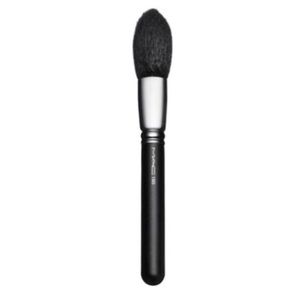 MAC 138 SYNTHETIC TAPERED FACE BRUSH